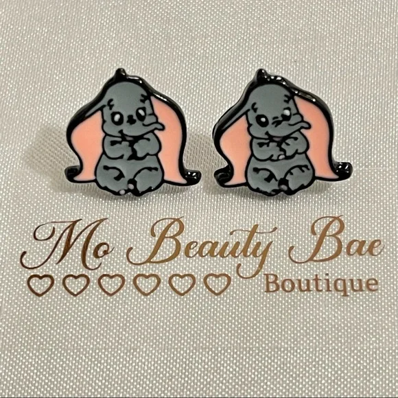 Dumbo Stud Earrings - Picture 3 of 5